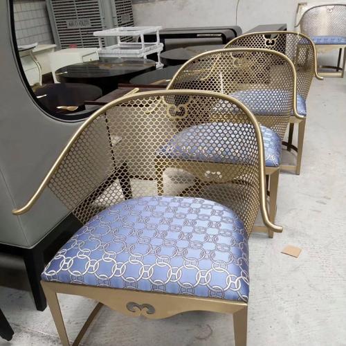 浩麦金属家具 为现代生活注入坚韧与简约之美